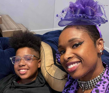 Inspiring us all, Jennifer Hudson shows us how she maintains her superstar status while prioritizing her most important role: being a mom. 🎤👩‍👧‍👦